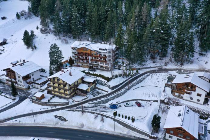 Hotel Olympia Pettneu am Arlberg Kültér fotó